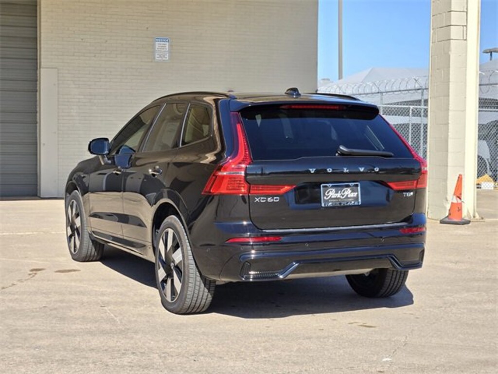 Used 2025 Volvo XC60 plug-in hybrid T8 Plus SUV