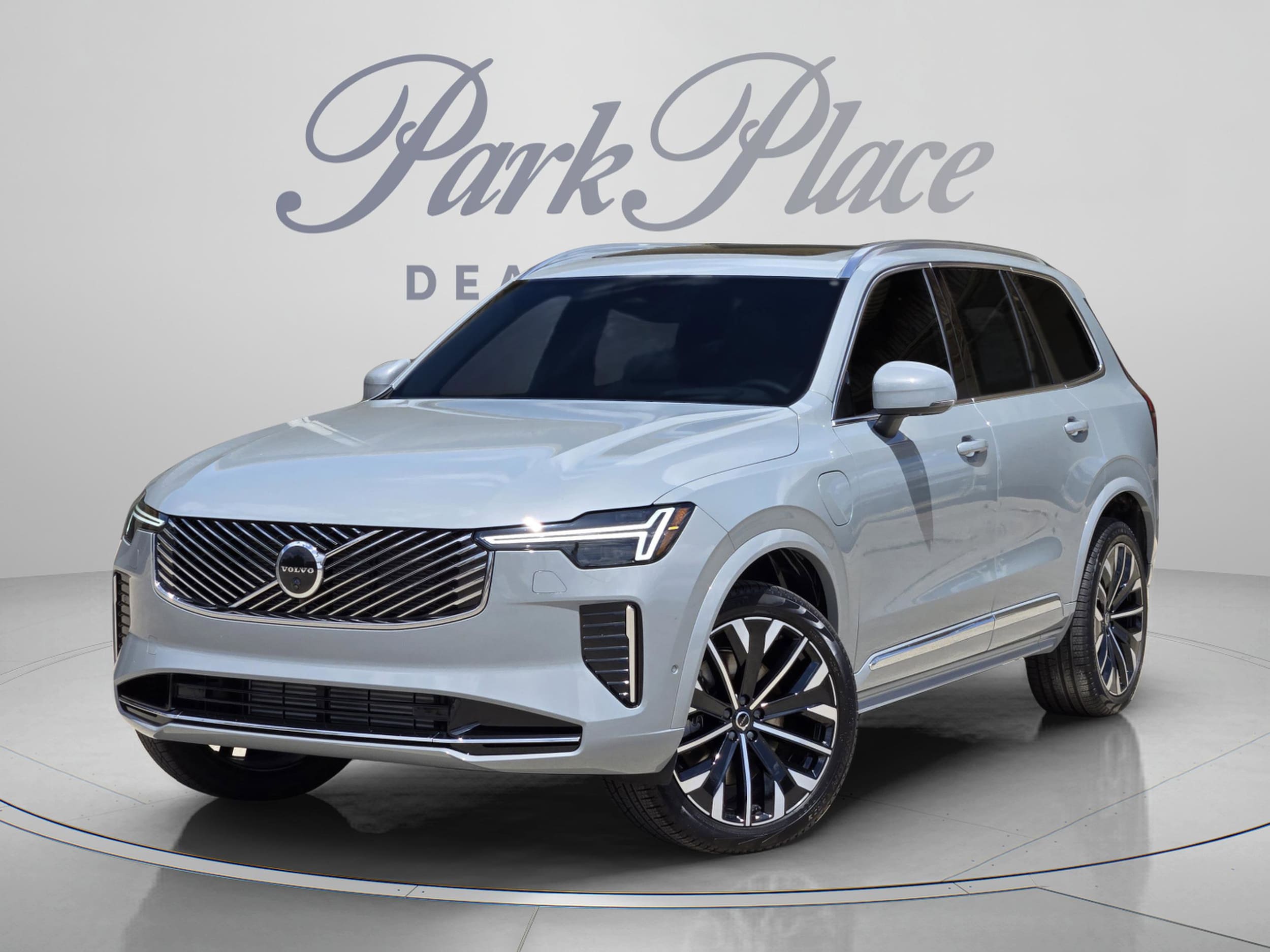 2026 Volvo XC90 T8 Recharge Ultra Bright 4WD's photo