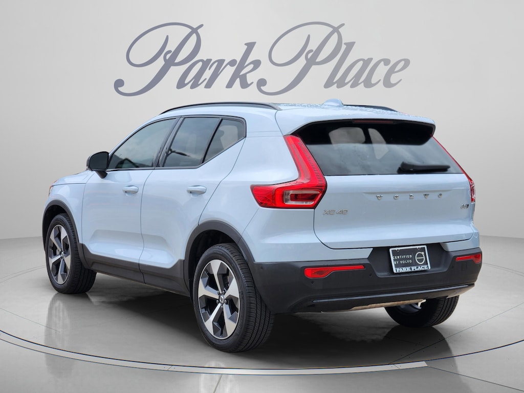 Used 2026 Volvo XC40 B5 Plus SUV