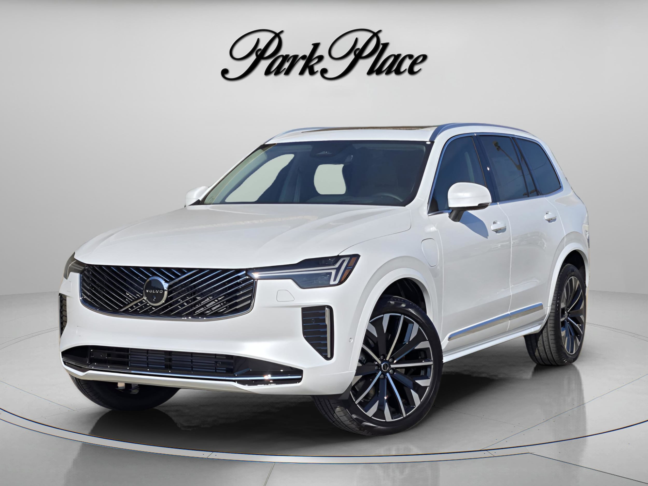 2026 Volvo XC90 T8 Recharge Ultra Bright 4WD's photo