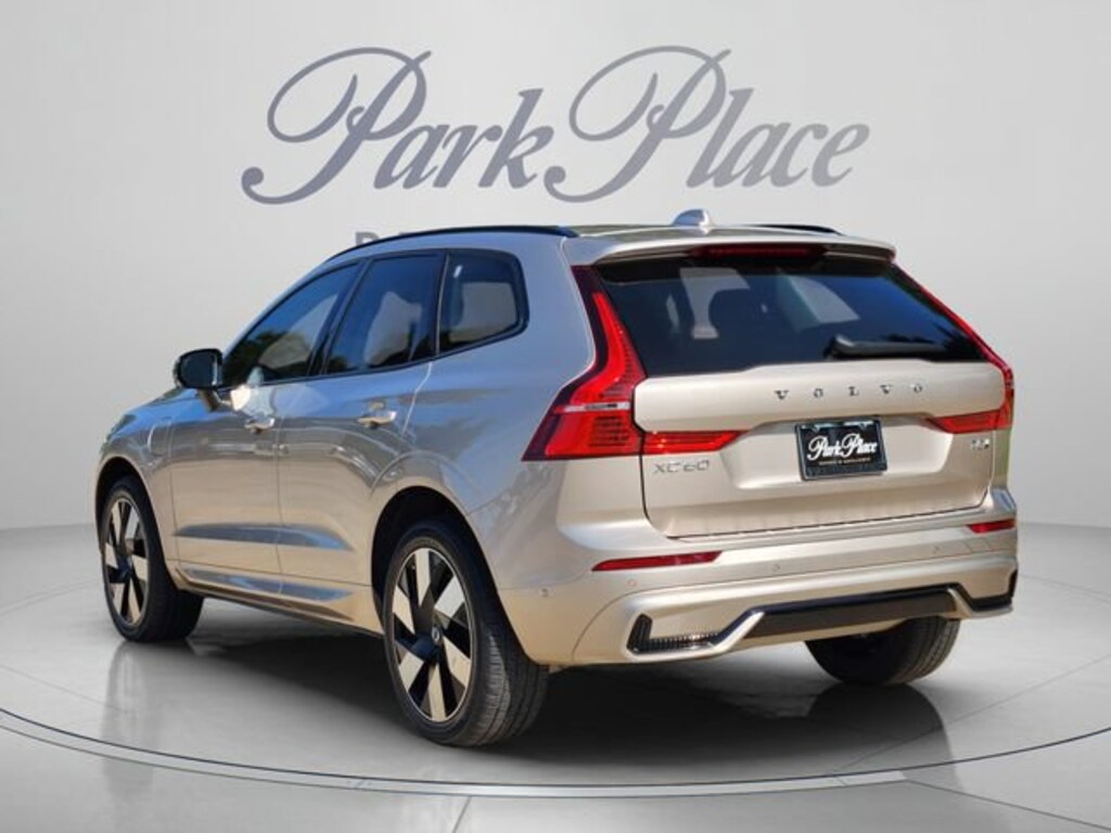 Used 2025 Volvo XC60 plug-in hybrid T8 Plus SUV