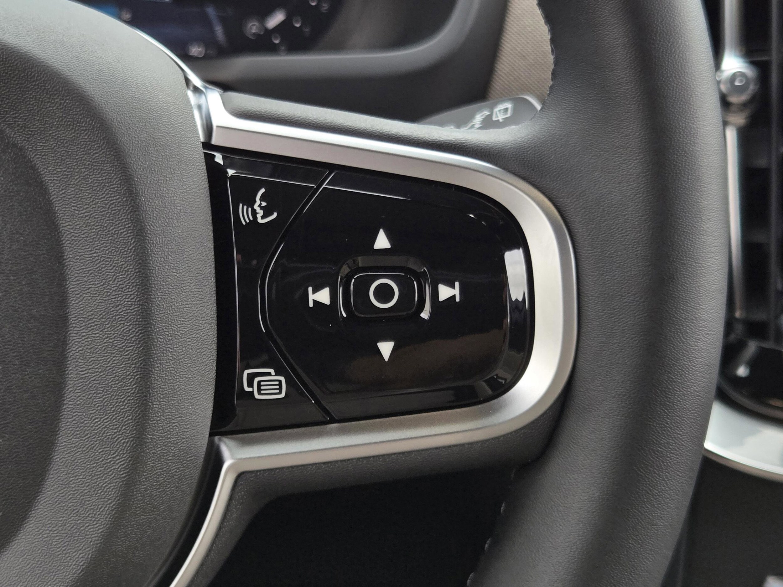 2026 Volvo XC90 Plus - Photo 25