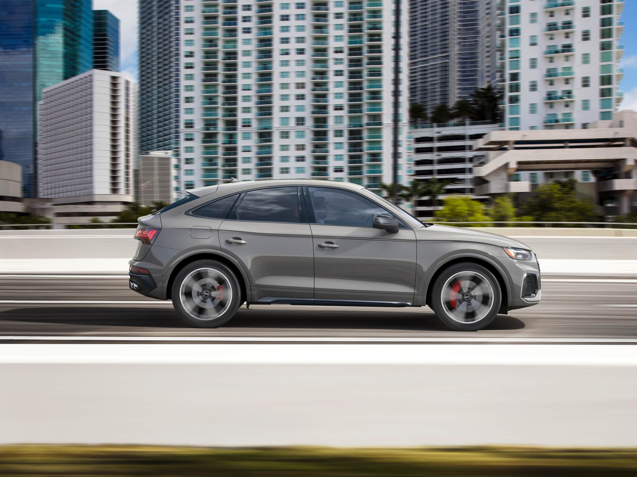 MY23---SQ5-Sportback---Side---Driving (1).jpg