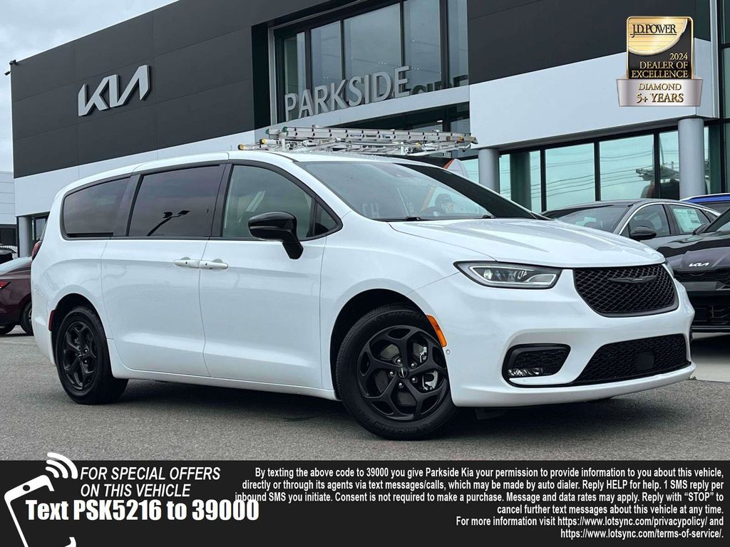 2024 Chrysler Pacifica Hybrid Select S-Appearance PHEV's photo