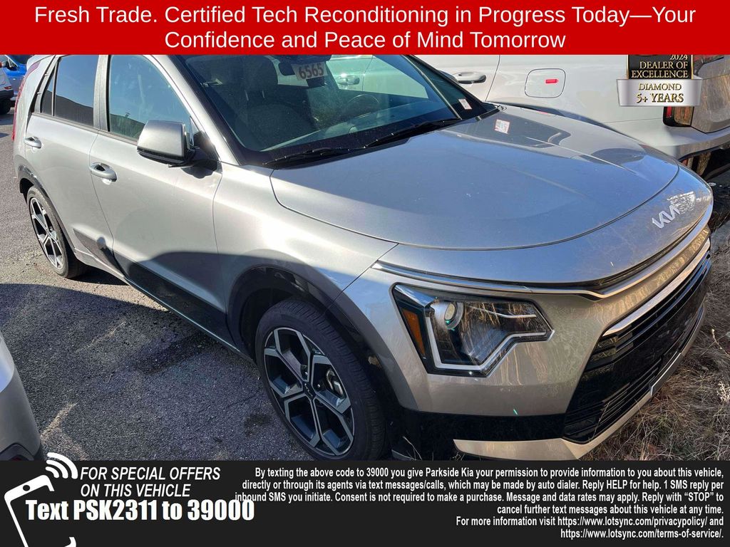 2023 Kia Niro EX Touring's photo