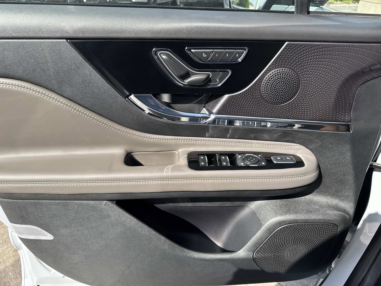 2026 Lincoln Corsair Premiere - Photo 9