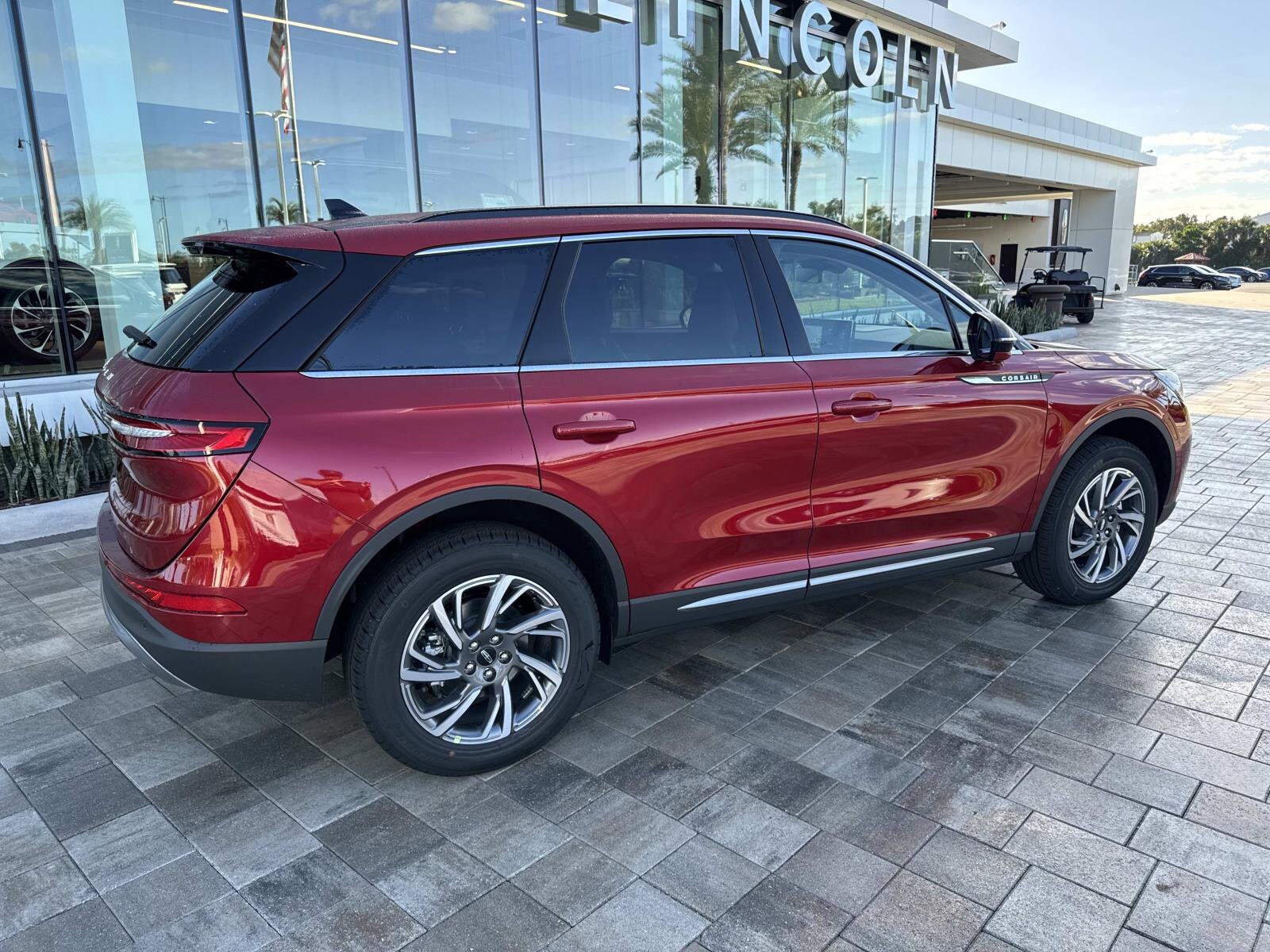 2026 Lincoln Corsair Premiere photo 2