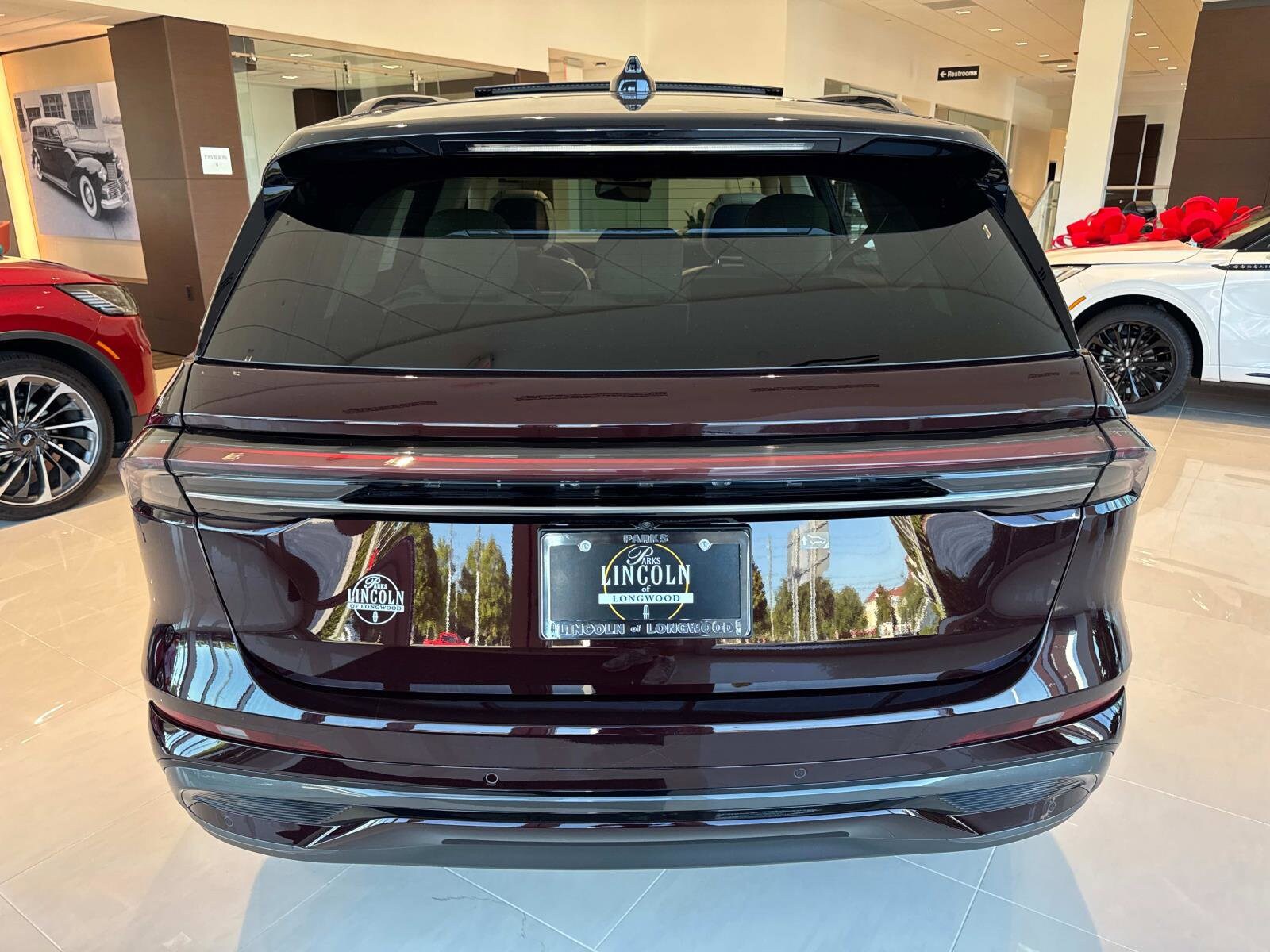 2025 Lincoln Nautilus Black Label photo 3