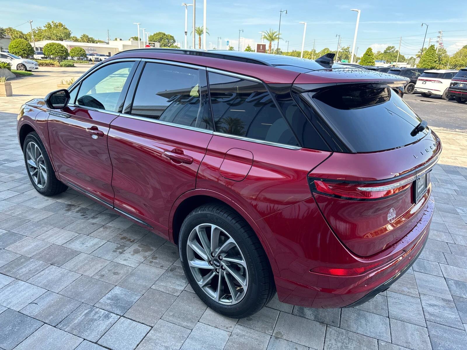 2025 Lincoln Corsair Grand Touring photo 4