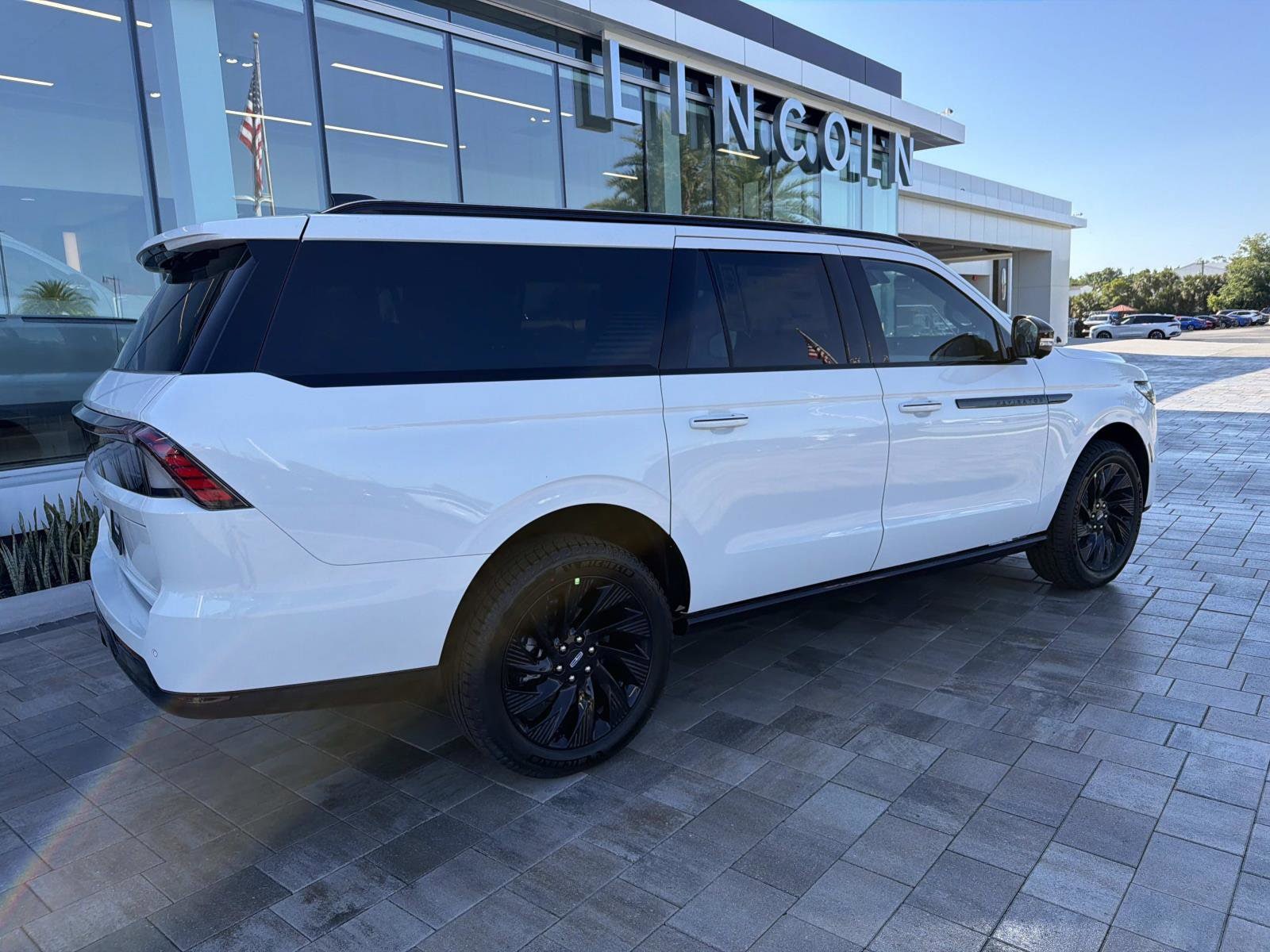 View vehicle photo 7