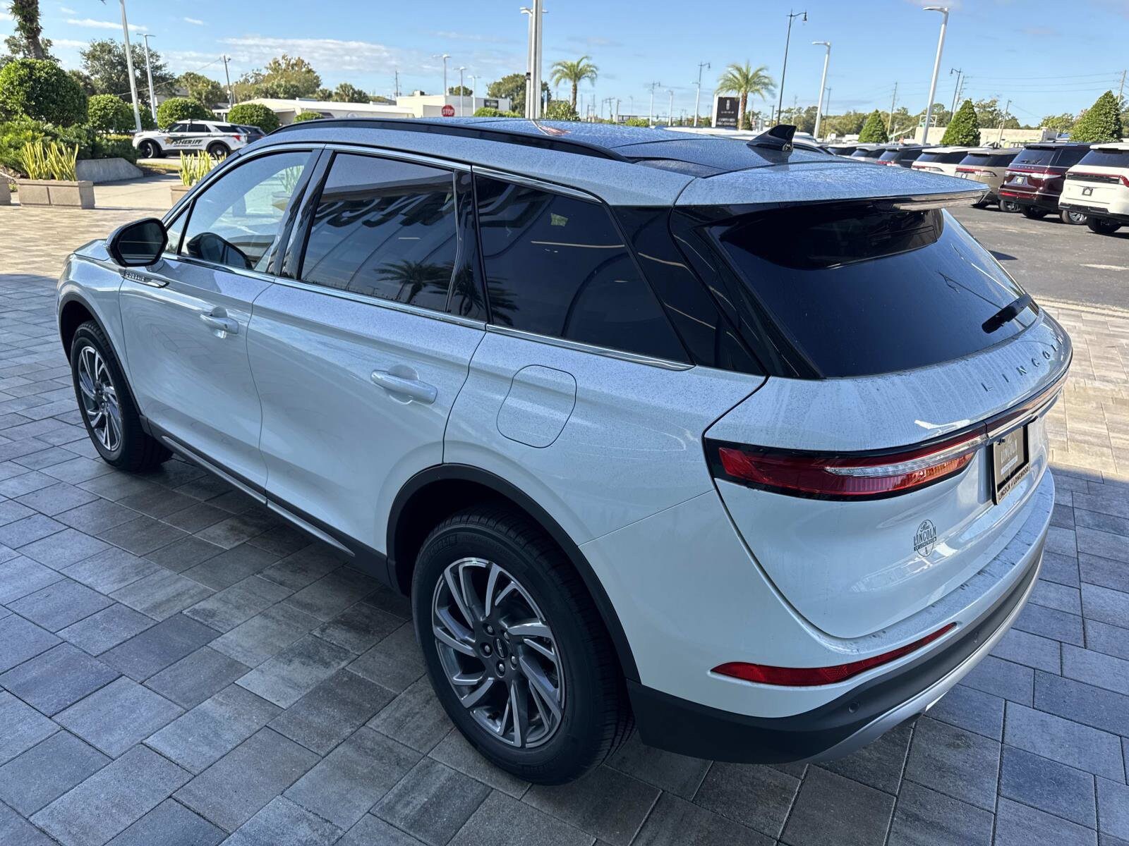 2026 Lincoln Corsair Premiere photo 4