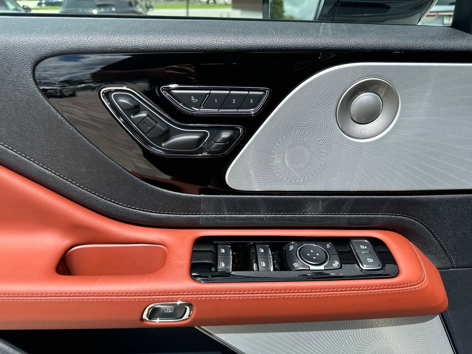 2025 Lincoln Aviator Reserve - Photo 11