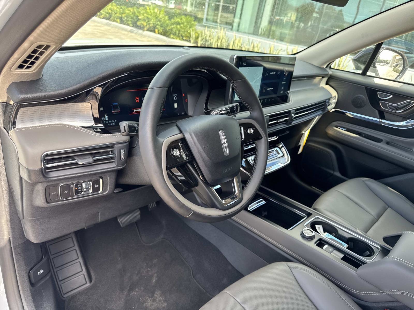 2026 Lincoln Corsair Premiere - Photo 14