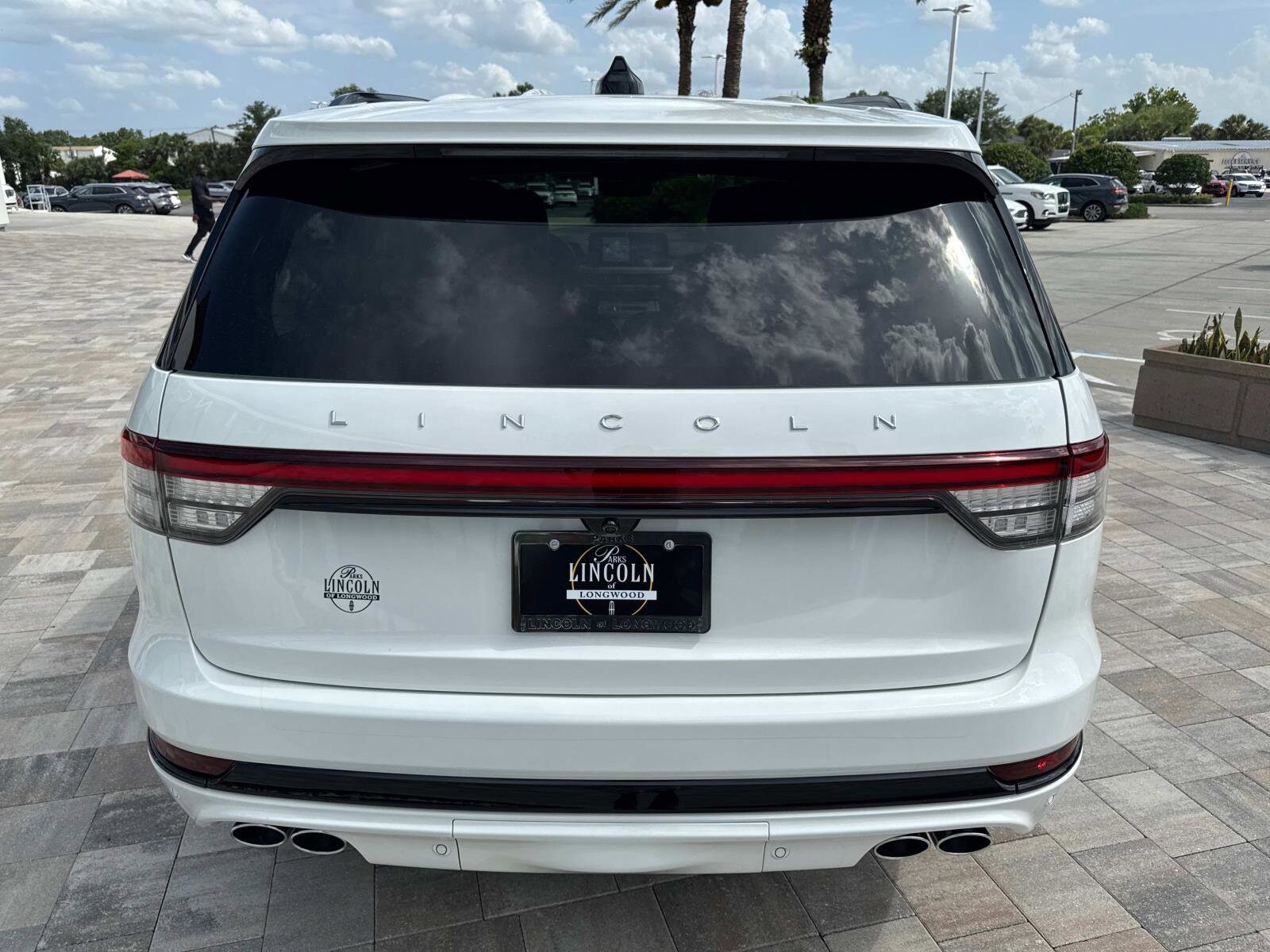 2025 Lincoln Aviator Reserve photo 3