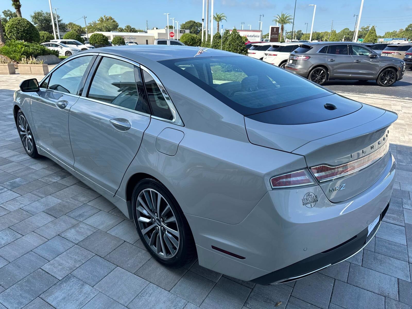 2020 Lincoln MKZ Standard photo 4
