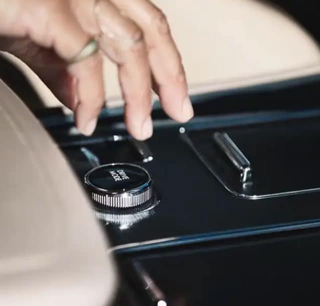 MONOCHROMATIC PACKAGE