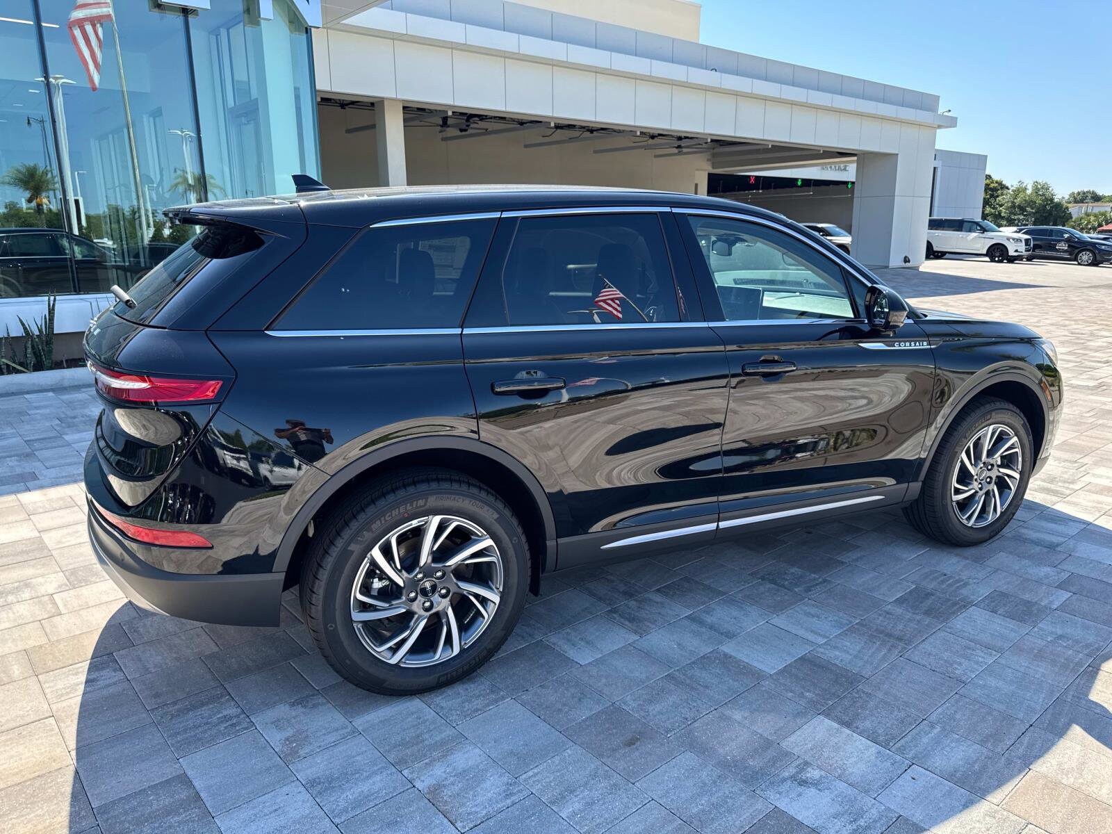 2025 Lincoln Corsair Premiere photo 2