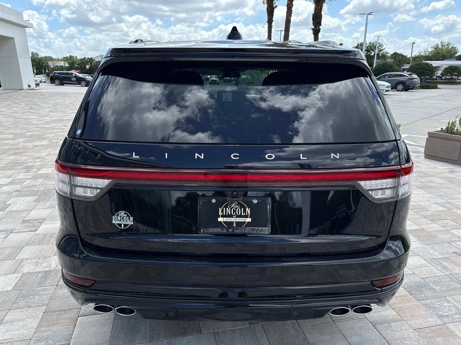 2025 Lincoln Aviator Reserve photo 3