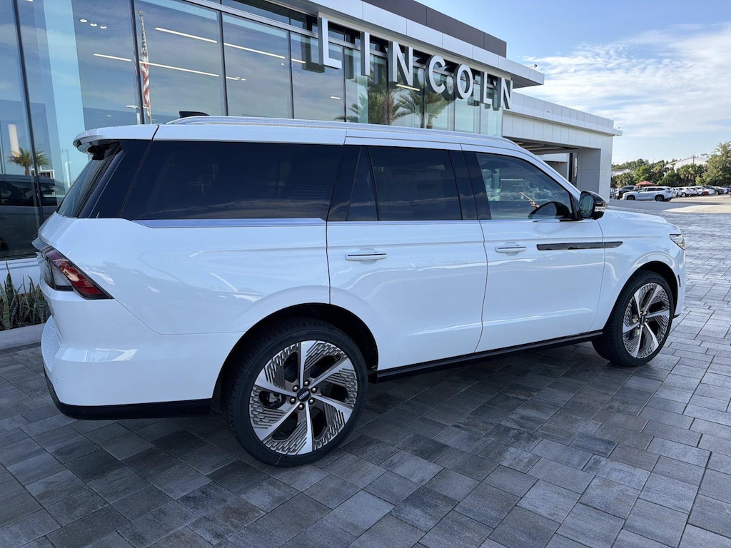 New 2027 Lincoln Navigator Black Label SUV