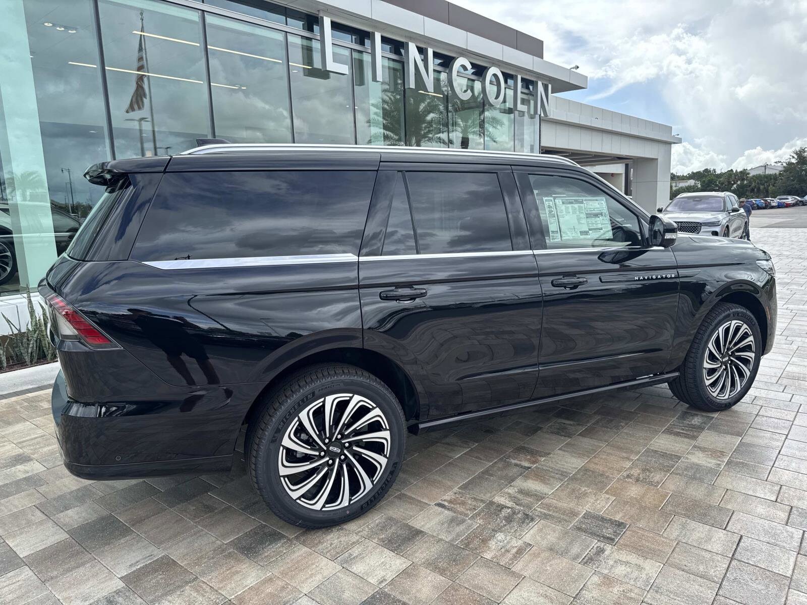 New 2025 Lincoln Navigator For Sale at Parks Lincoln of Longwood
