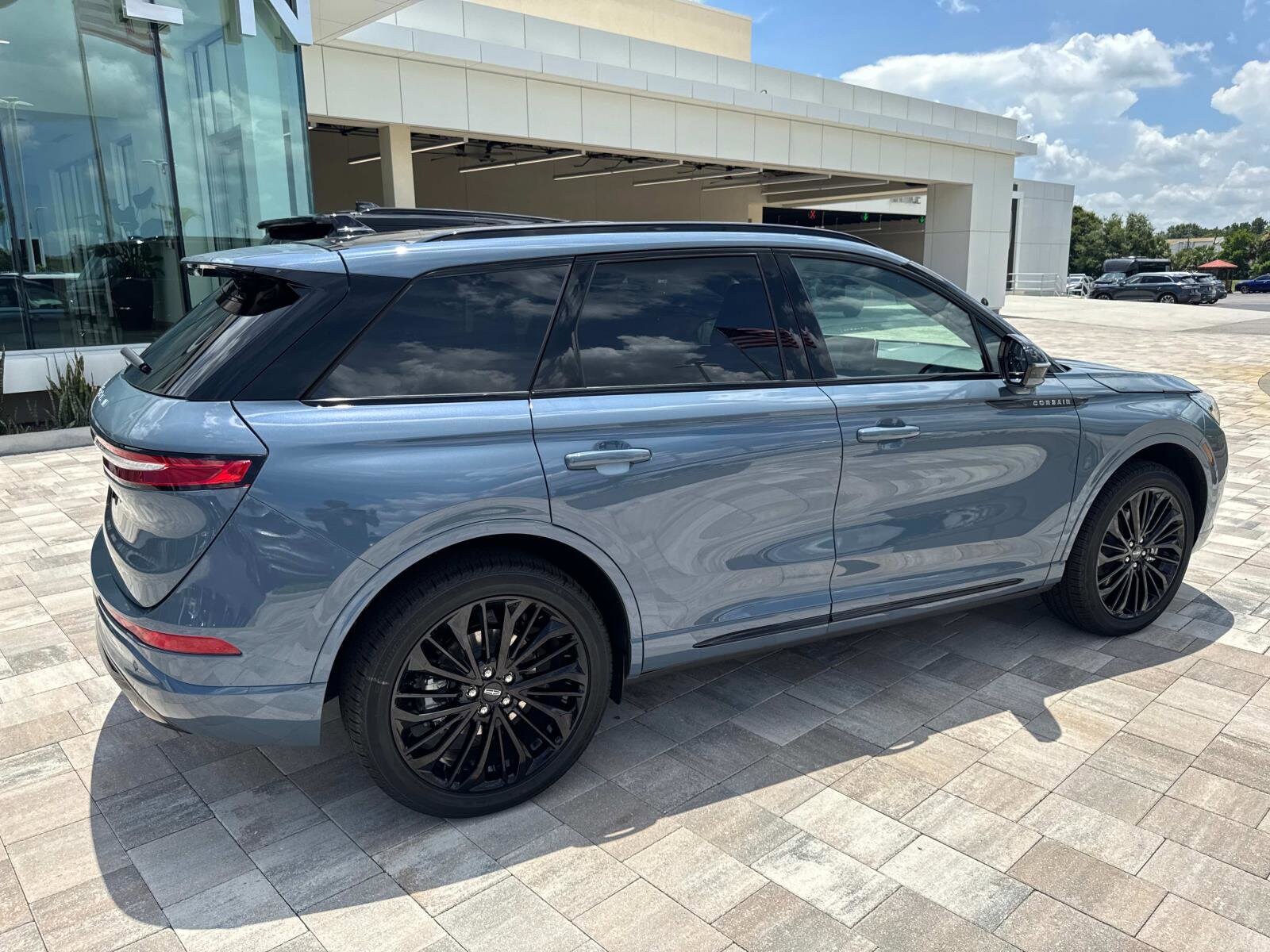 2025 Lincoln Corsair Grand Touring photo 2