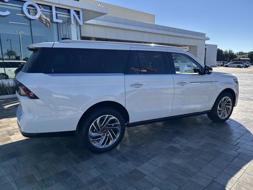 New 2025 Lincoln Navigator L Reserve SUV