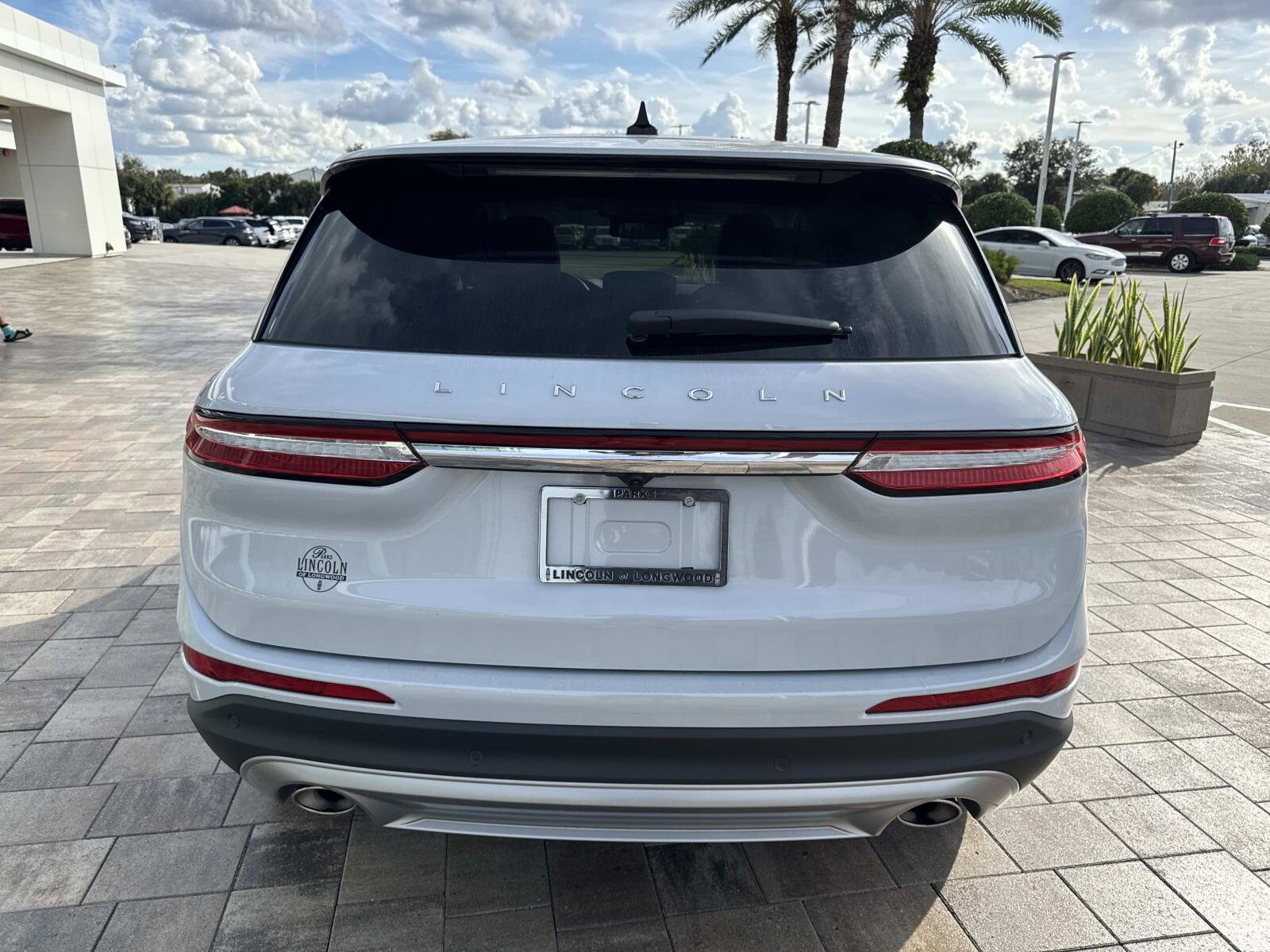 2025 Lincoln Corsair Premiere photo 3