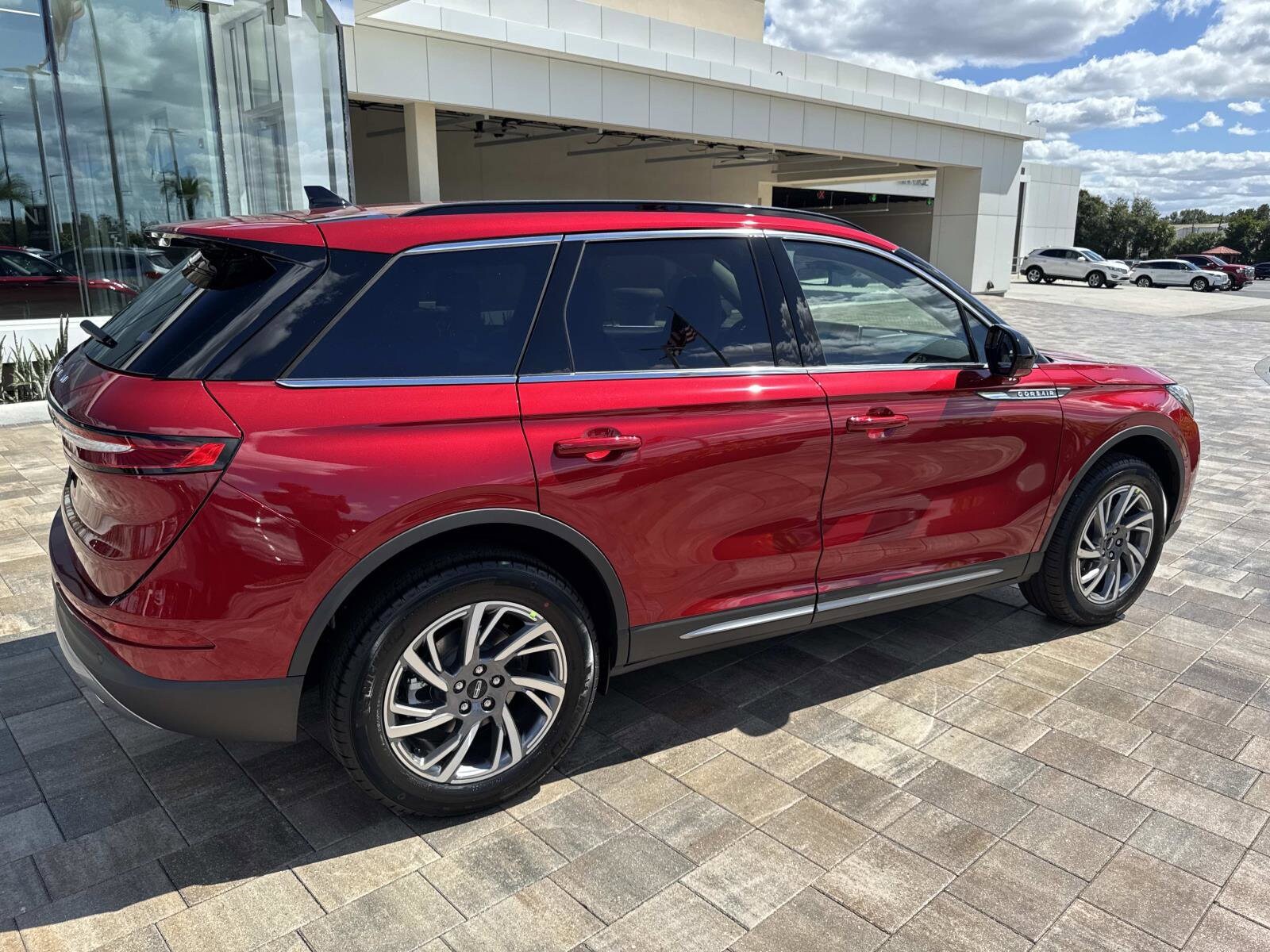 2026 Lincoln Corsair Premiere photo 2