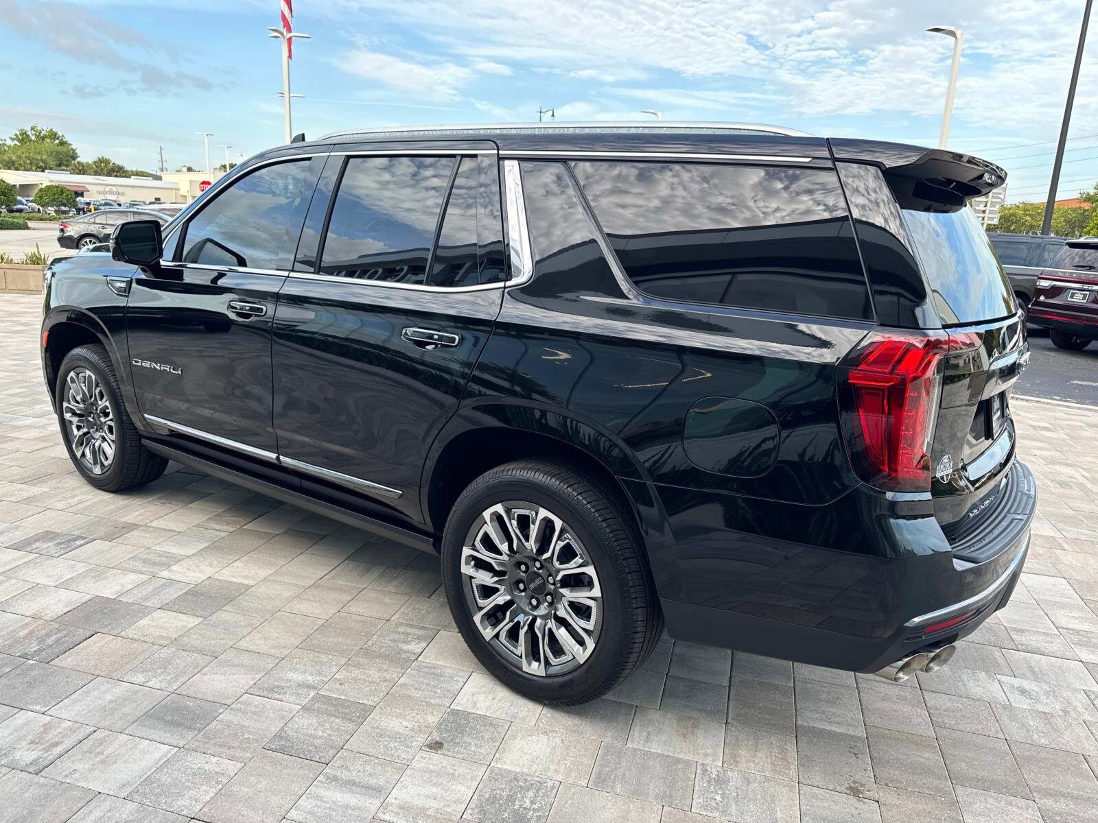 2023 Gmc Yukon Denali Ultimate photo 4