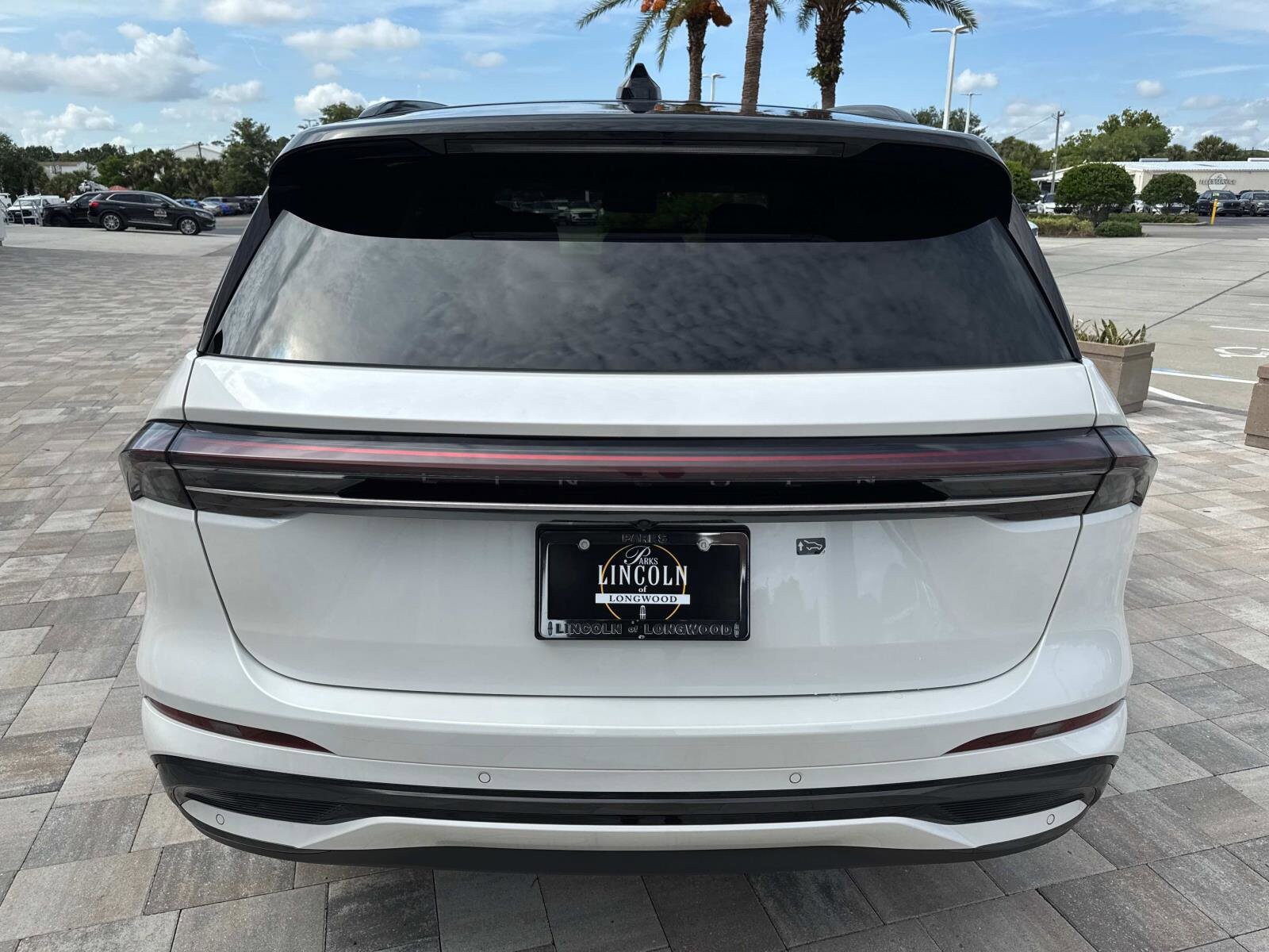 2025 Lincoln Nautilus Black Label photo 3