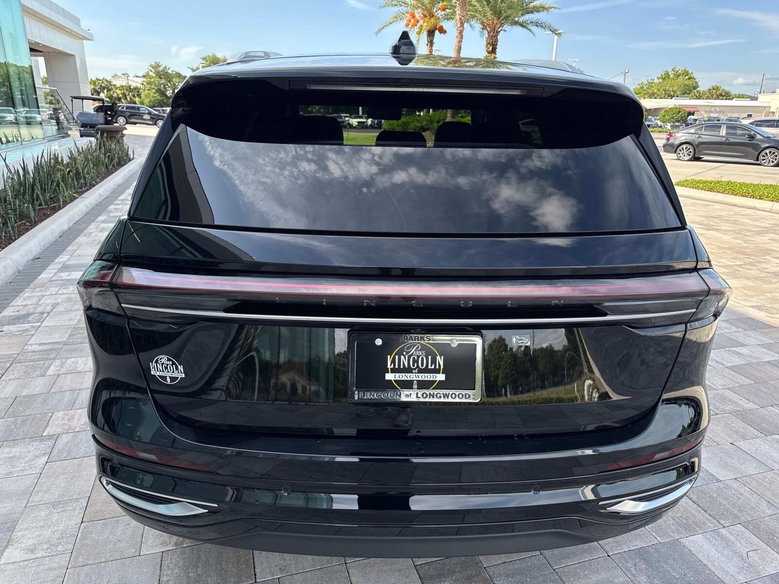2025 Lincoln Nautilus Black Label photo 3