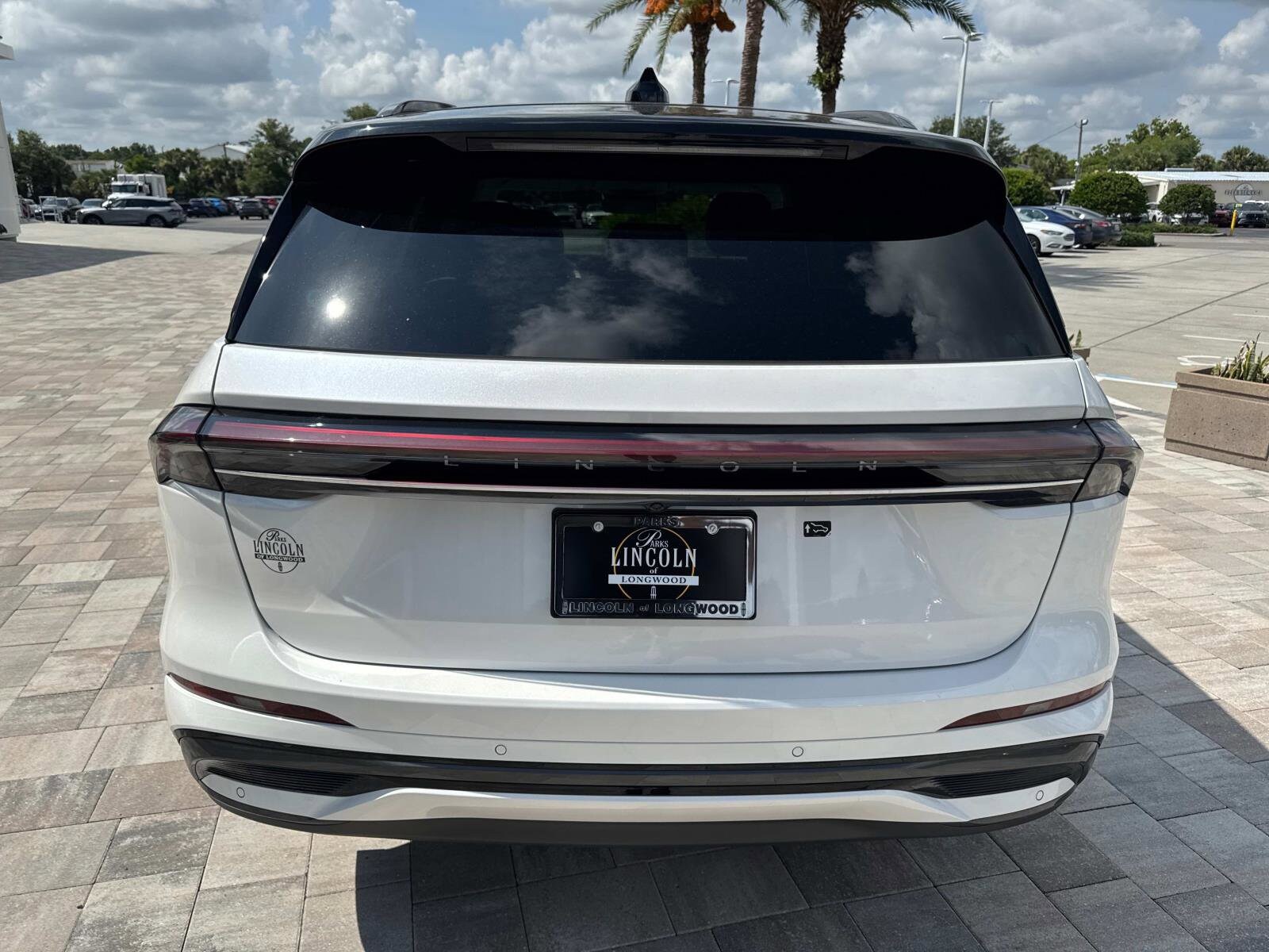 2025 Lincoln Nautilus Black Label photo 3