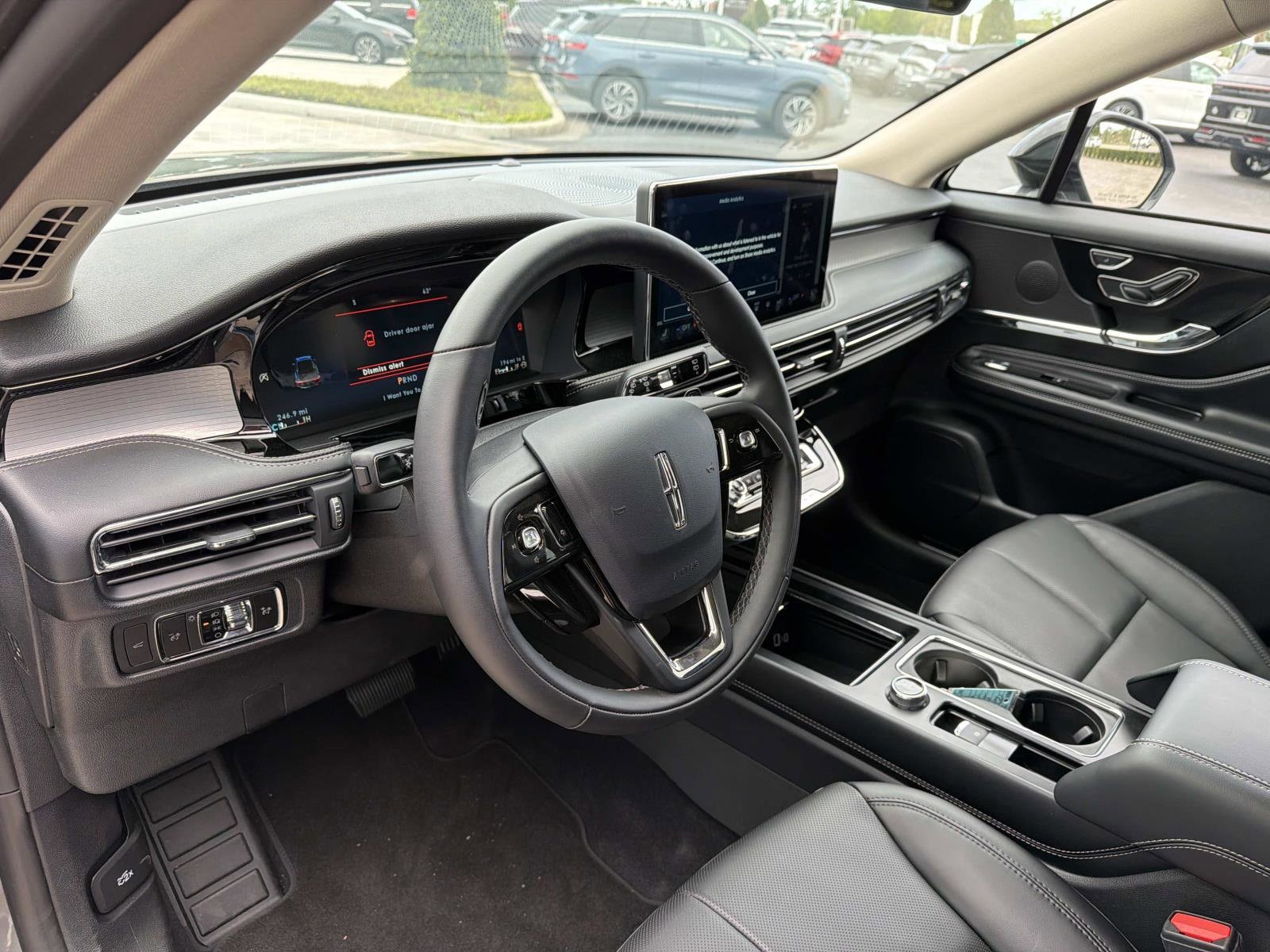 2026 Lincoln Corsair Premiere - Photo 14