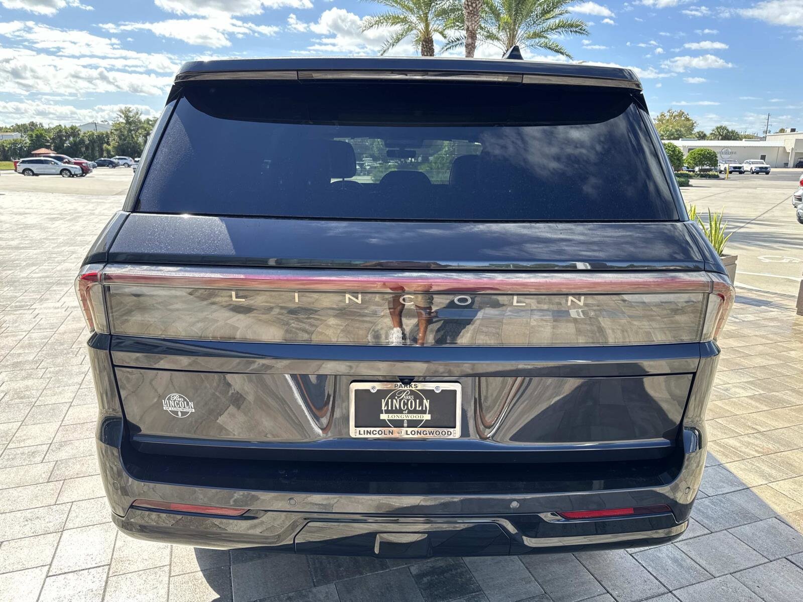 2025 Lincoln Navigator Reserve photo 3