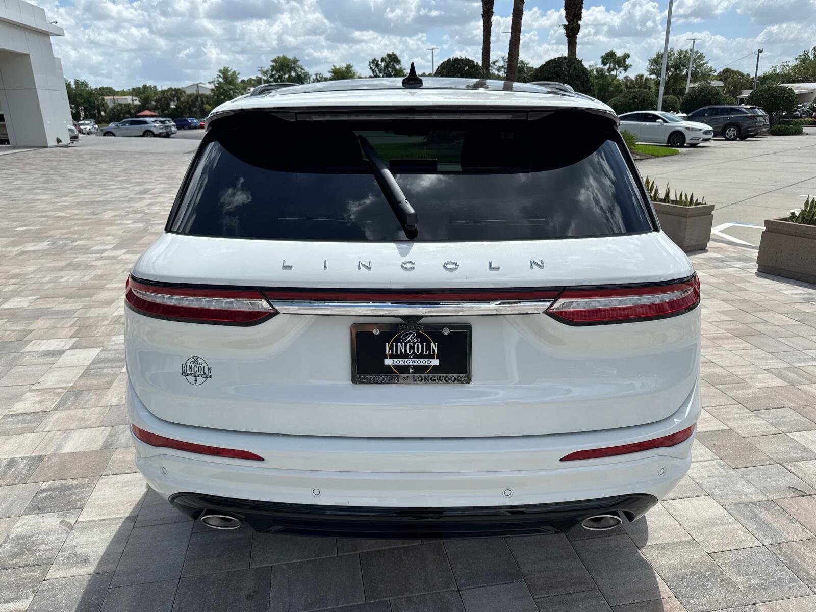2025 Lincoln Corsair Grand Touring photo 3
