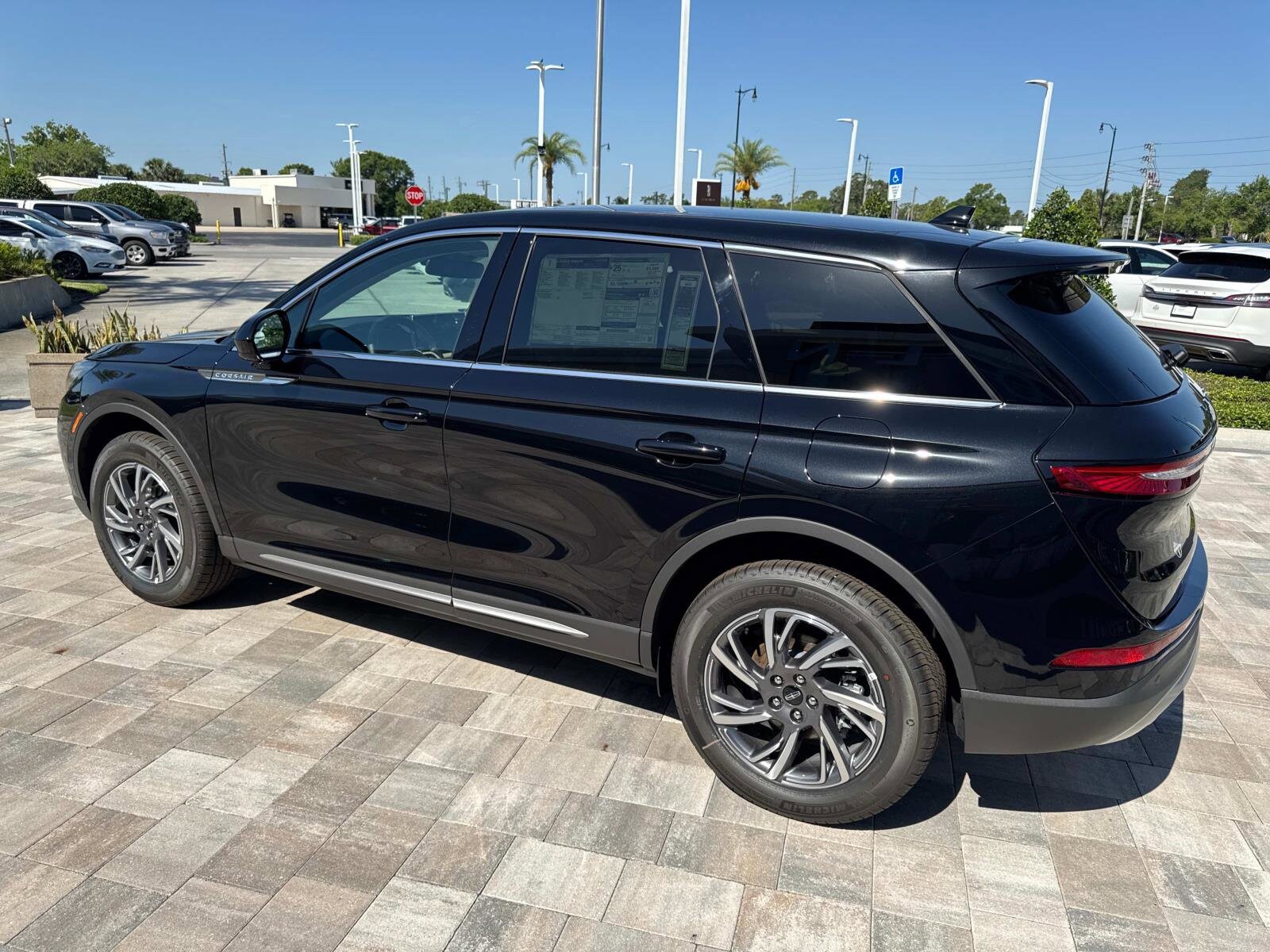 2025 Lincoln Corsair Premiere photo 4