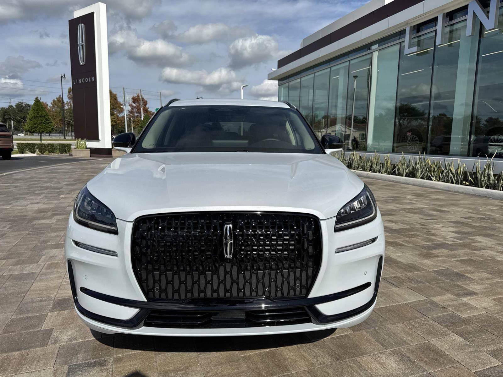 2026 Lincoln Corsair Premiere - Photo 6