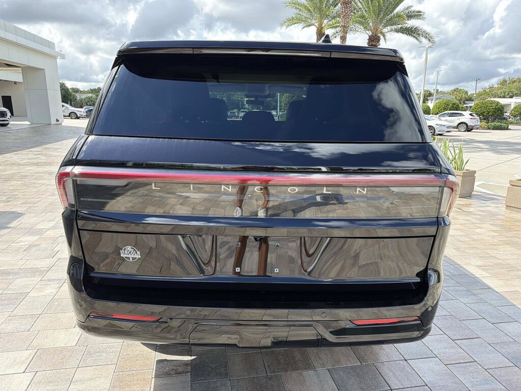 New 2027 Lincoln Navigator Premiere SUV