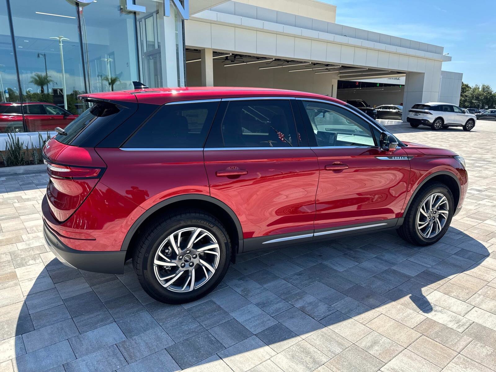 2025 Lincoln Corsair Premiere photo 2