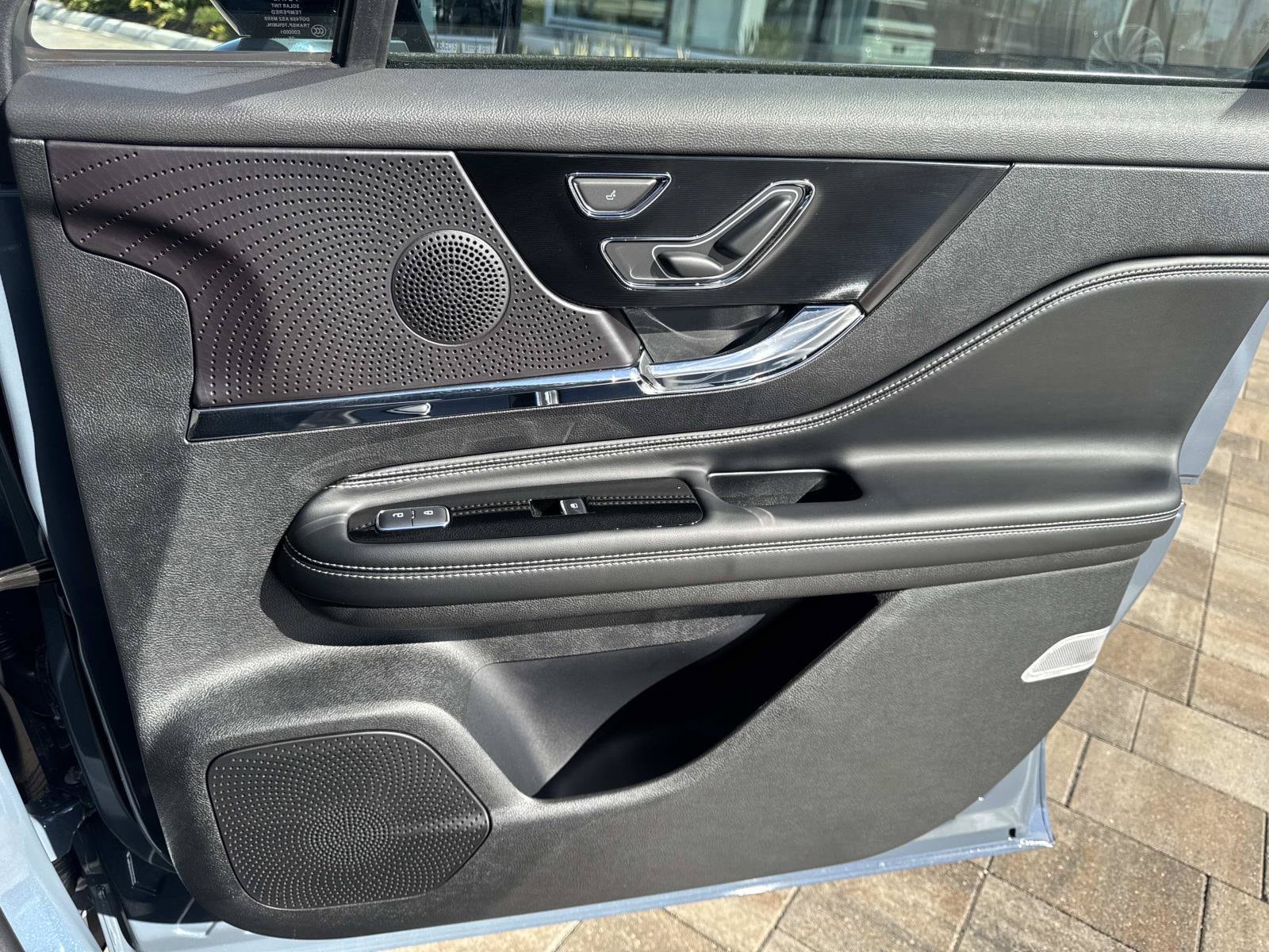2026 Lincoln Corsair Premiere - Photo 17