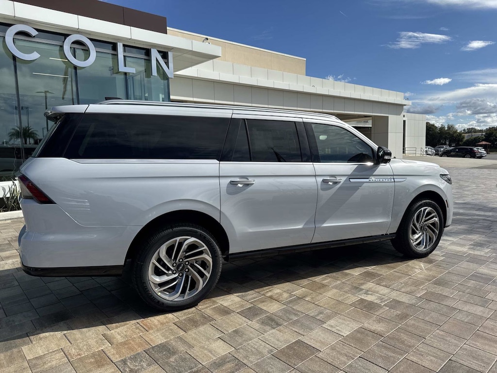 New 2025 Lincoln Navigator L Reserve SUV