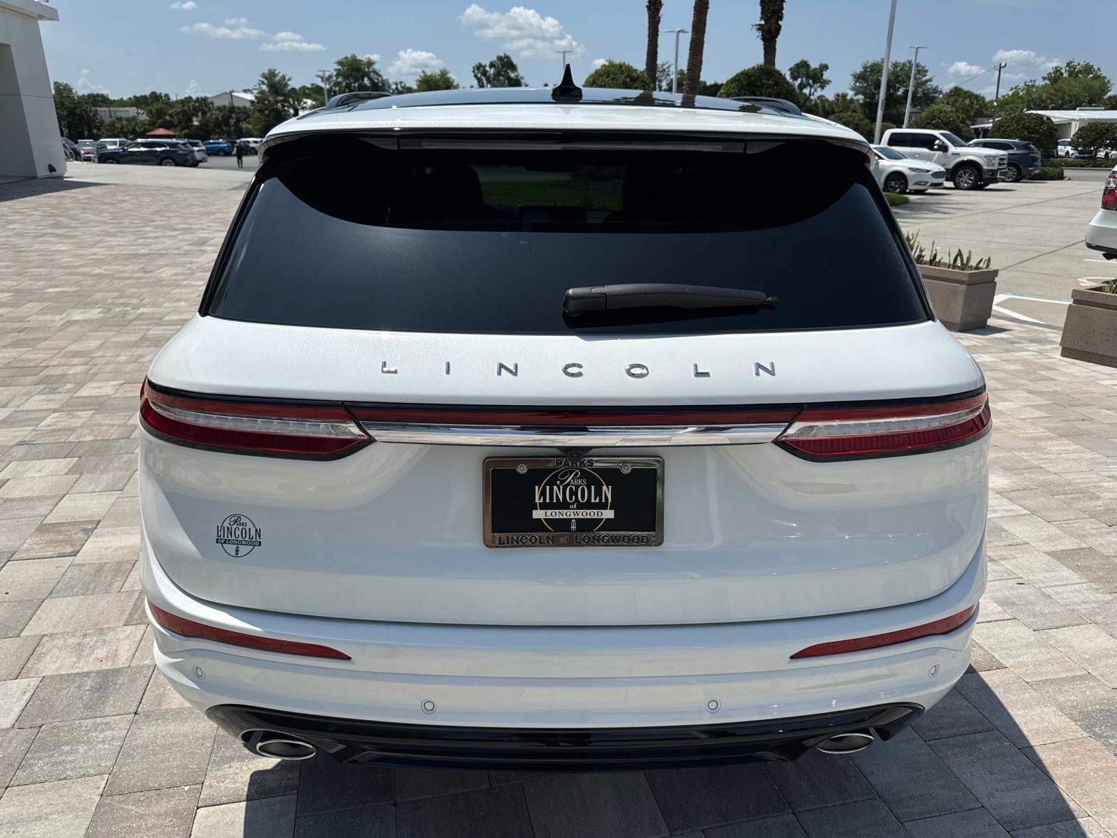 2025 Lincoln Corsair Grand Touring photo 3