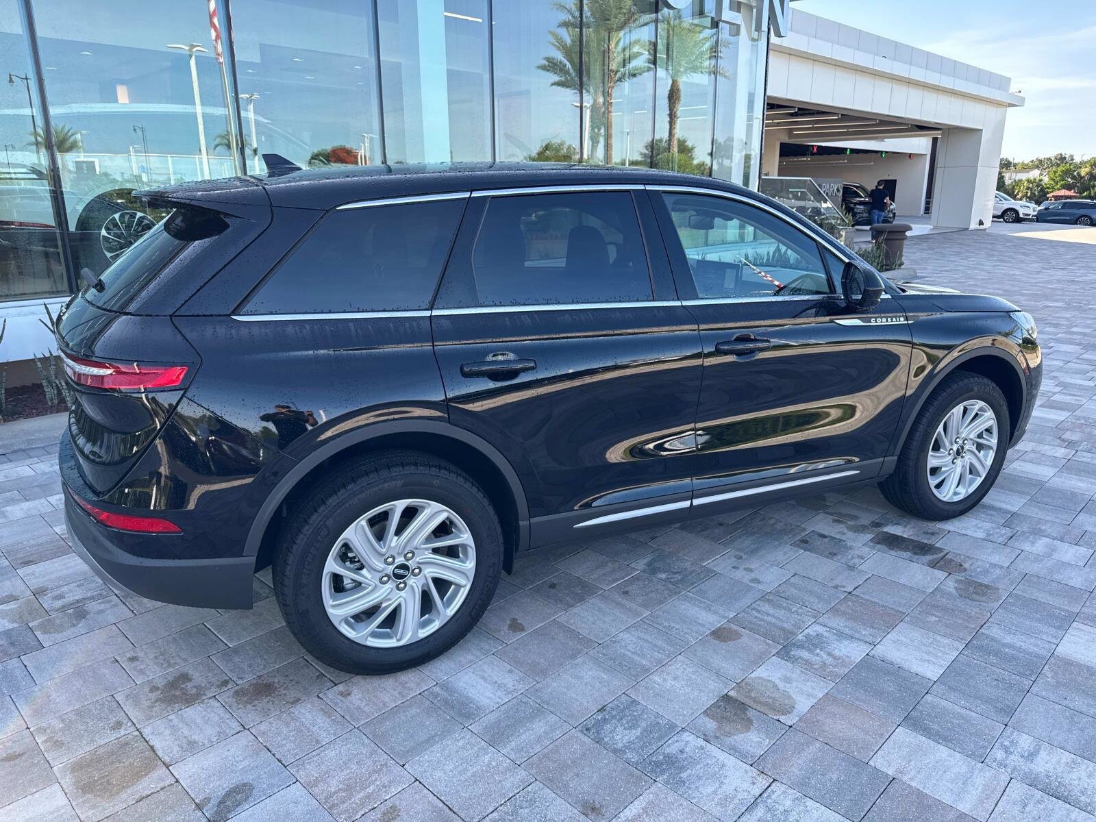 2025 Lincoln Corsair Premiere photo 2