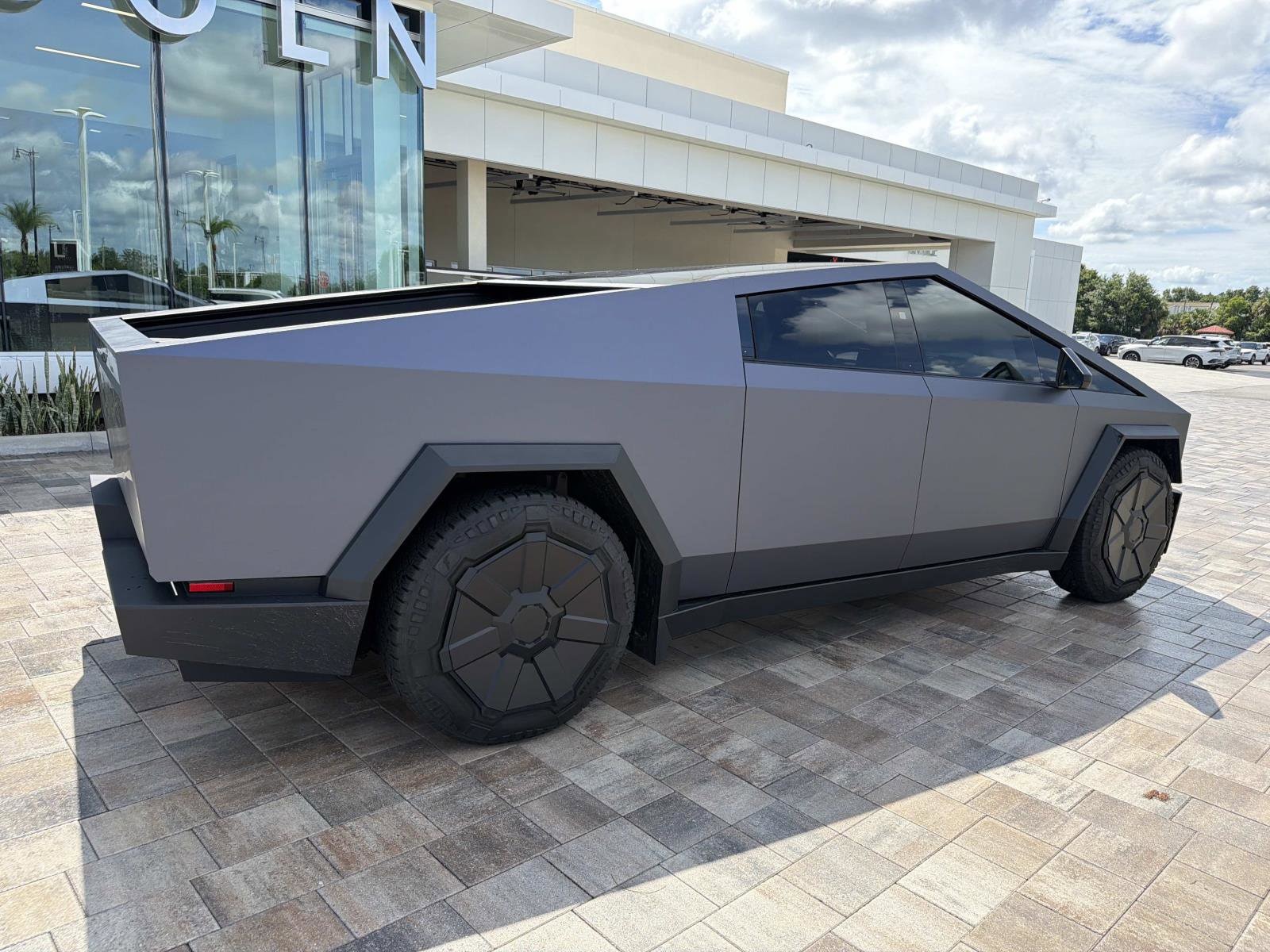 Used 2024 Tesla Cybertruck Cyberbeast with VIN 7G2CEHEE5RA036938 for sale in Longwood, FL