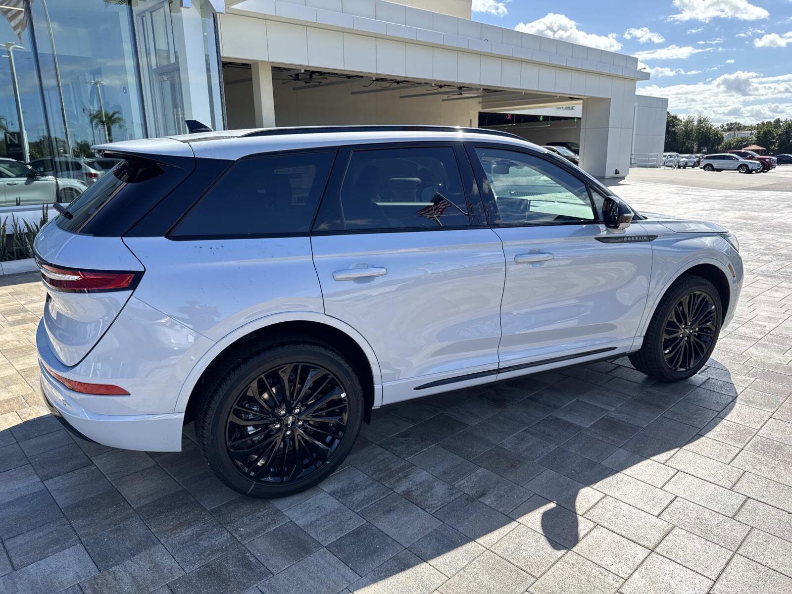 2026 Lincoln Corsair Premiere photo 2