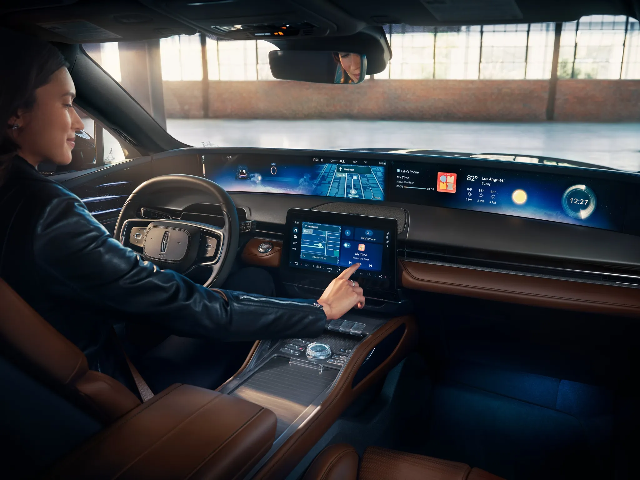 Lincoln Nautilus 48-inch panoramic display and digital cockpit