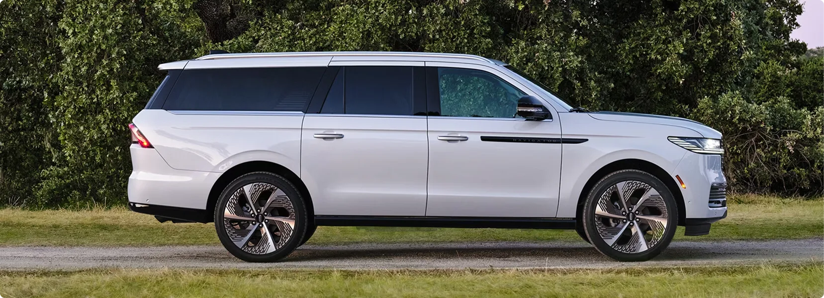 Lincoln Navigator gallery image 1