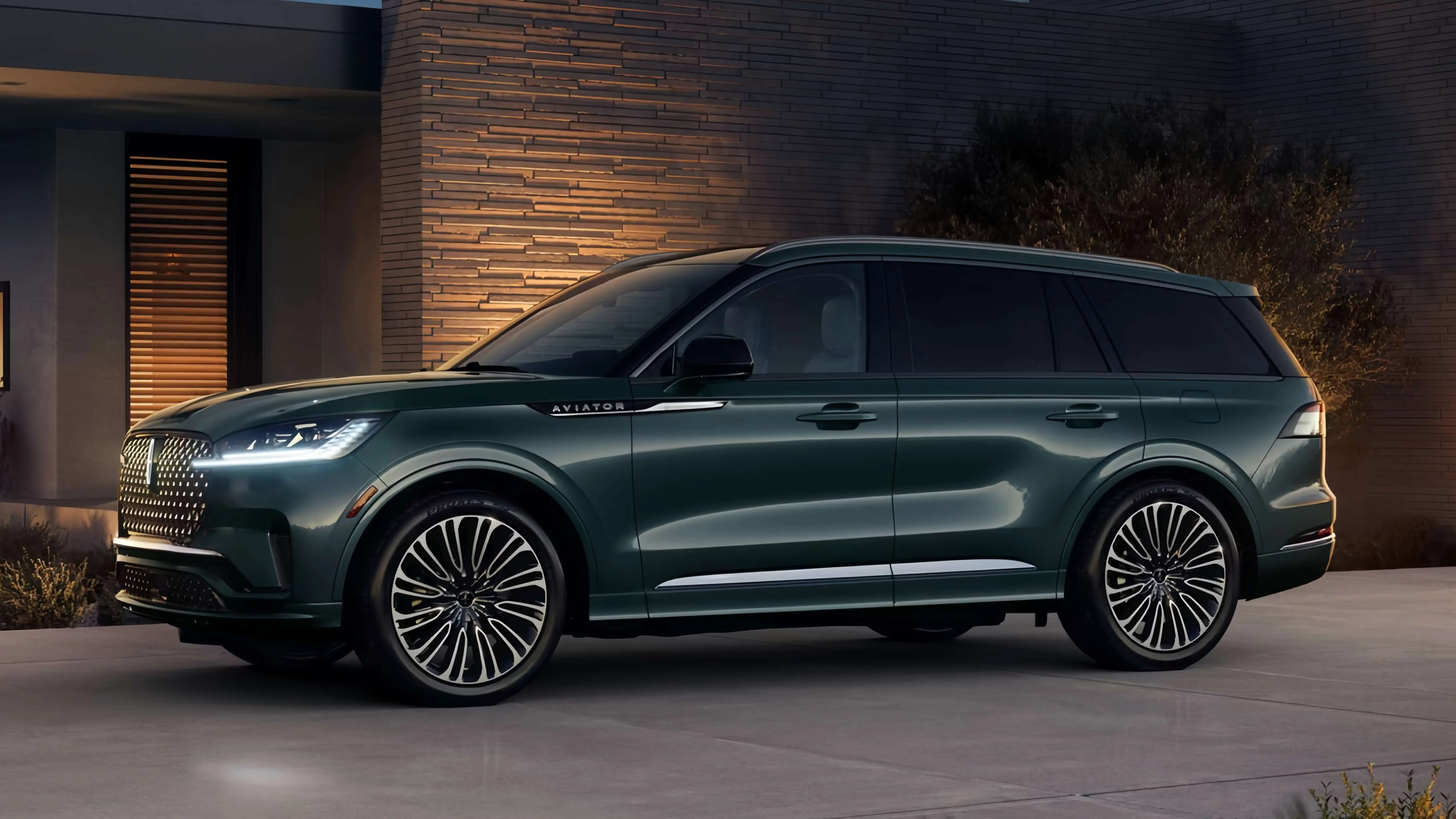 2026 Lincoln Aviator Black Label exterior