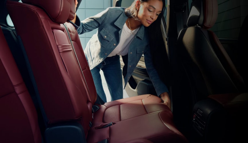 Sliding second-row seats