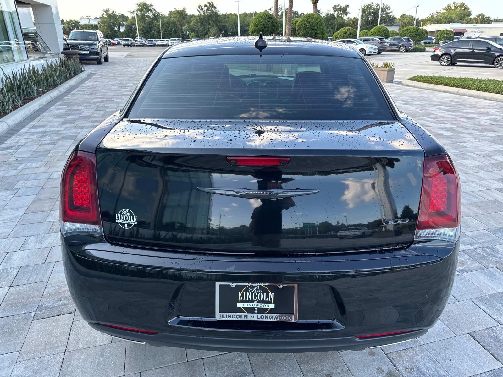 2020 Chrysler 300 Touring L photo 3